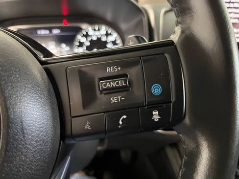 Used 2023 Nissan Rogue SL image 27