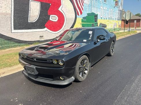 Used 2019 Dodge Challenger GT w/ Plus Package RWD image 42