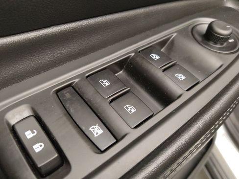 Used 2021 Buick Encore Preferred FWD image 27