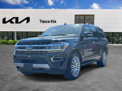Used 2024 Ford Expedition Limited AWD/4WD image 3
