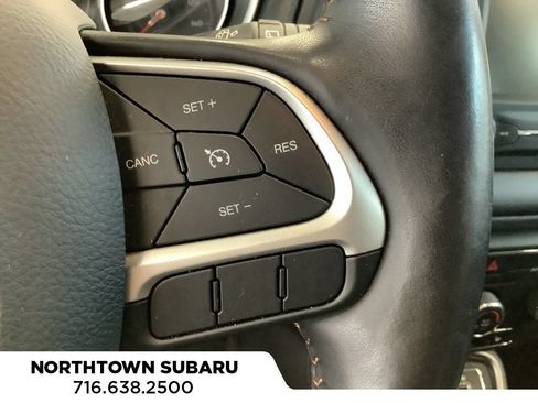 Used 2018 Jeep Compass Latitude w/ Cold Weather Group AWD/4WD image 19