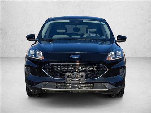 Used 2020 Ford Escape SE image 2