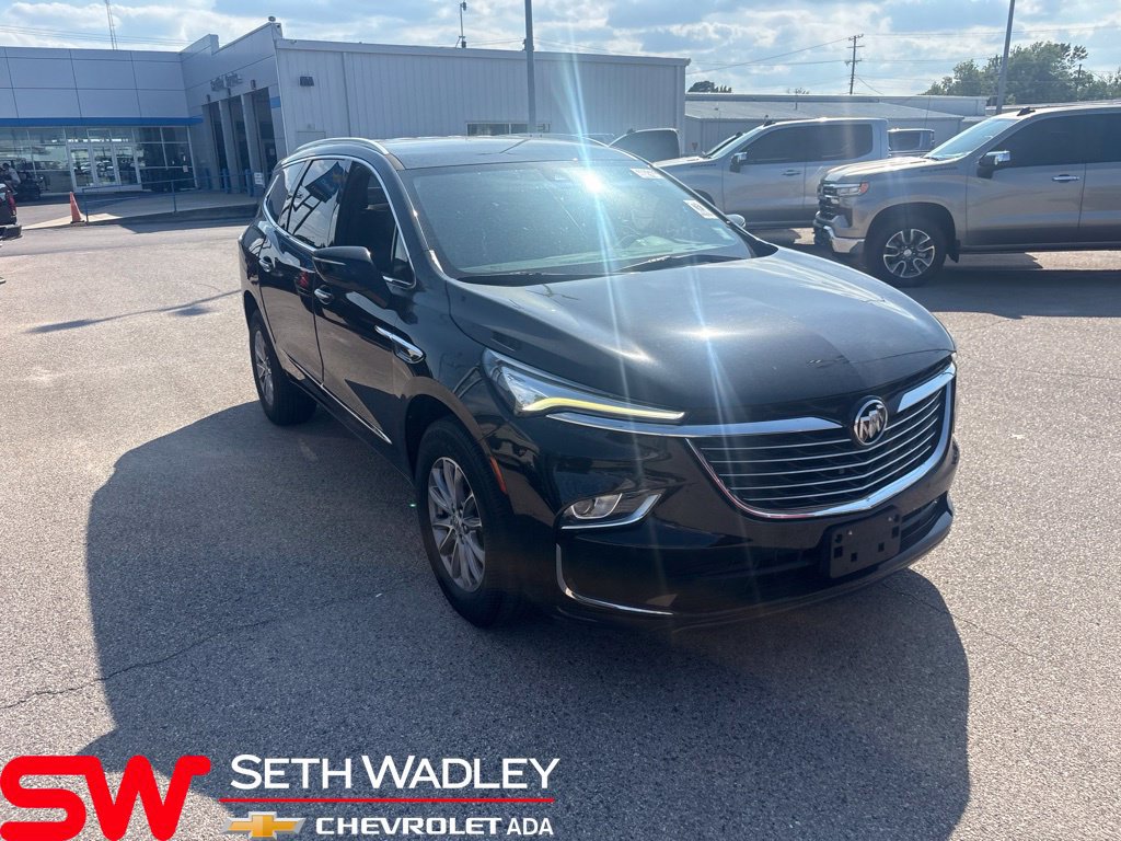 Used 2023 Buick Enclave Essence FWD image 1