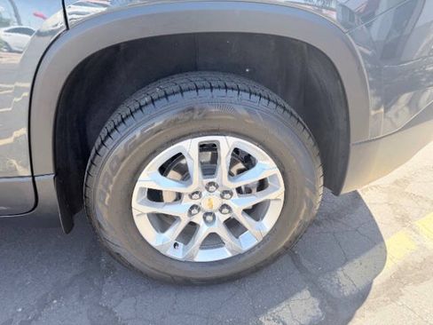 Used 2019 Chevrolet Traverse LT FWD image 18