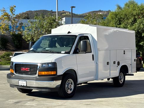 New 2025 GMC Savana 3500 w/ Power Convenience Package RWD image 4