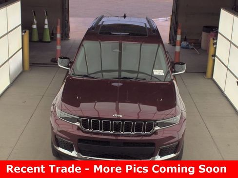 Used 2021 Jeep Grand Cherokee L Limited w/ Luxury Tech Group II image 2