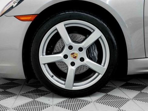 Used 2018 Porsche 718 Cayman RWD image 38