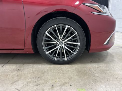 Used 2023 Lexus ES 350 w/ Premium Package image 13