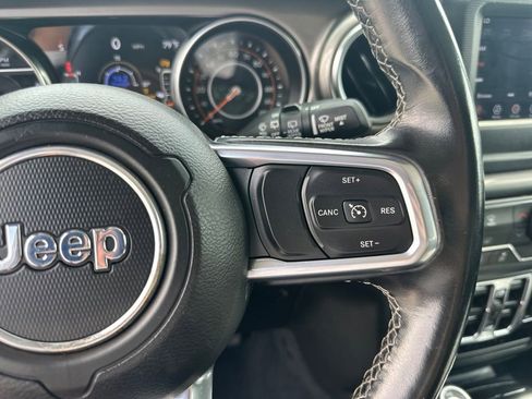 Used 2021 Jeep Wrangler Unlimited Sahara AWD/4WD image 14