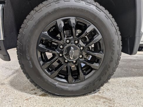 Used 2025 Chevrolet Silverado 2500 LT AWD/4WD image 10