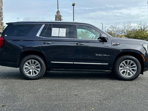 Used 2025 GMC Yukon Denali image 2