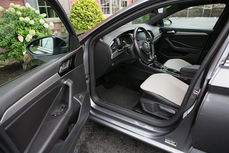 Used 2019 Volkswagen Jetta R-Line FWD image 7
