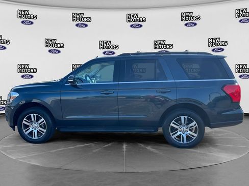Used 2024 Ford Expedition XLT AWD/4WD image 2