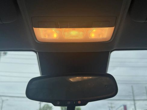 Used 2021 Chevrolet Trax LT FWD image 26