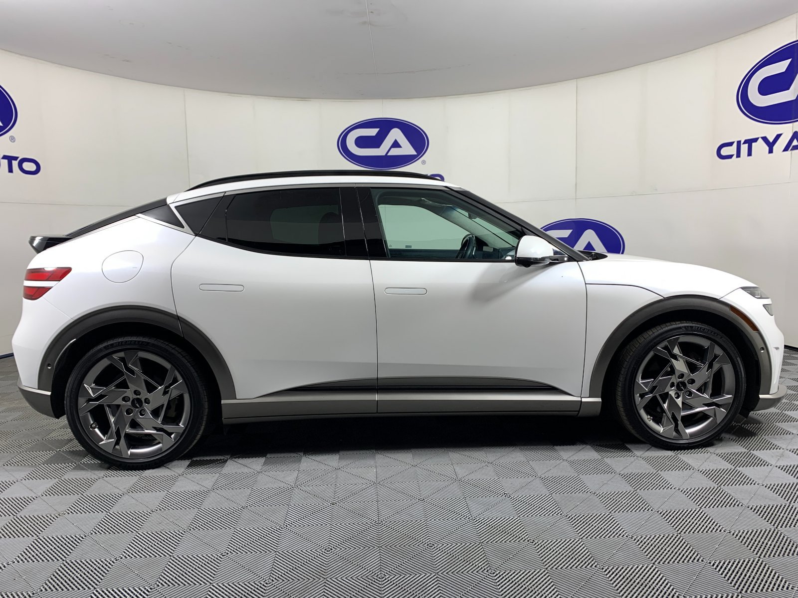 Used 2023 Genesis GV60 Performance AWD/4WD image 2