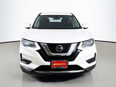 Used 2018 Nissan Rogue S AWD/4WD image 2