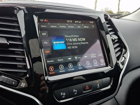 Used 2020 Jeep Cherokee Limited w/ Technology Group AWD/4WD image 19