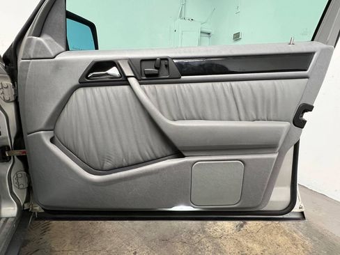 Used 1995 Mercedes-Benz E 320 Sedan image 11