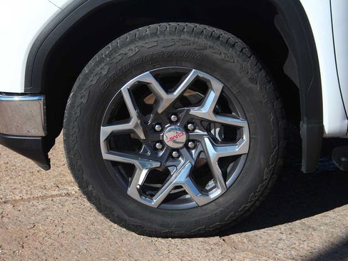 Used 2025 GMC Sierra 1500 SLT w/ SLT Premium Package AWD/4WD image 19