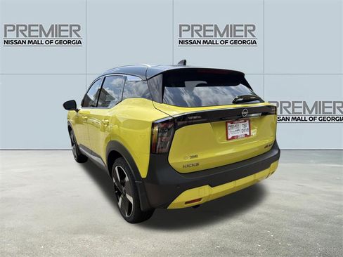 Used 2025 Nissan Kicks SR AWD/4WD image 3