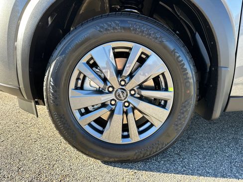 New 2025 Nissan Pathfinder SV w/ SV Premium Package image 11