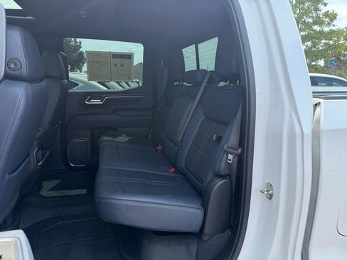 Used 2023 Chevrolet Silverado 1500 High Country w/ High Country Premium Package AWD/4WD image 13