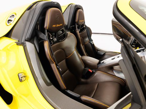 Used 2015 Porsche 918 Spyder AWD/4WD image 33