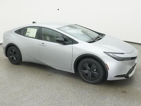 New 2026 Toyota Prius Plug-In Hybrid image 12