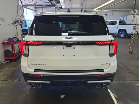 Used 2025 Ford Explorer Platinum w/ Ultimate Package AWD/4WD image 2