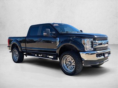 Used 2019 Ford F250 XL w/ STX Appearance Package image 3