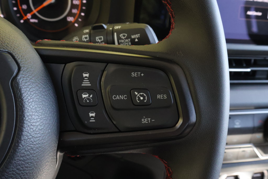 Used 2025 Jeep Wrangler Unlimited Rubicon AWD/4WD image 30