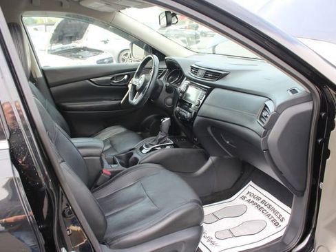 Used 2019 Nissan Rogue SL image 25