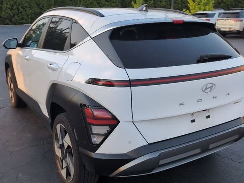 Used 2024 Hyundai Kona Limited AWD/4WD image 2