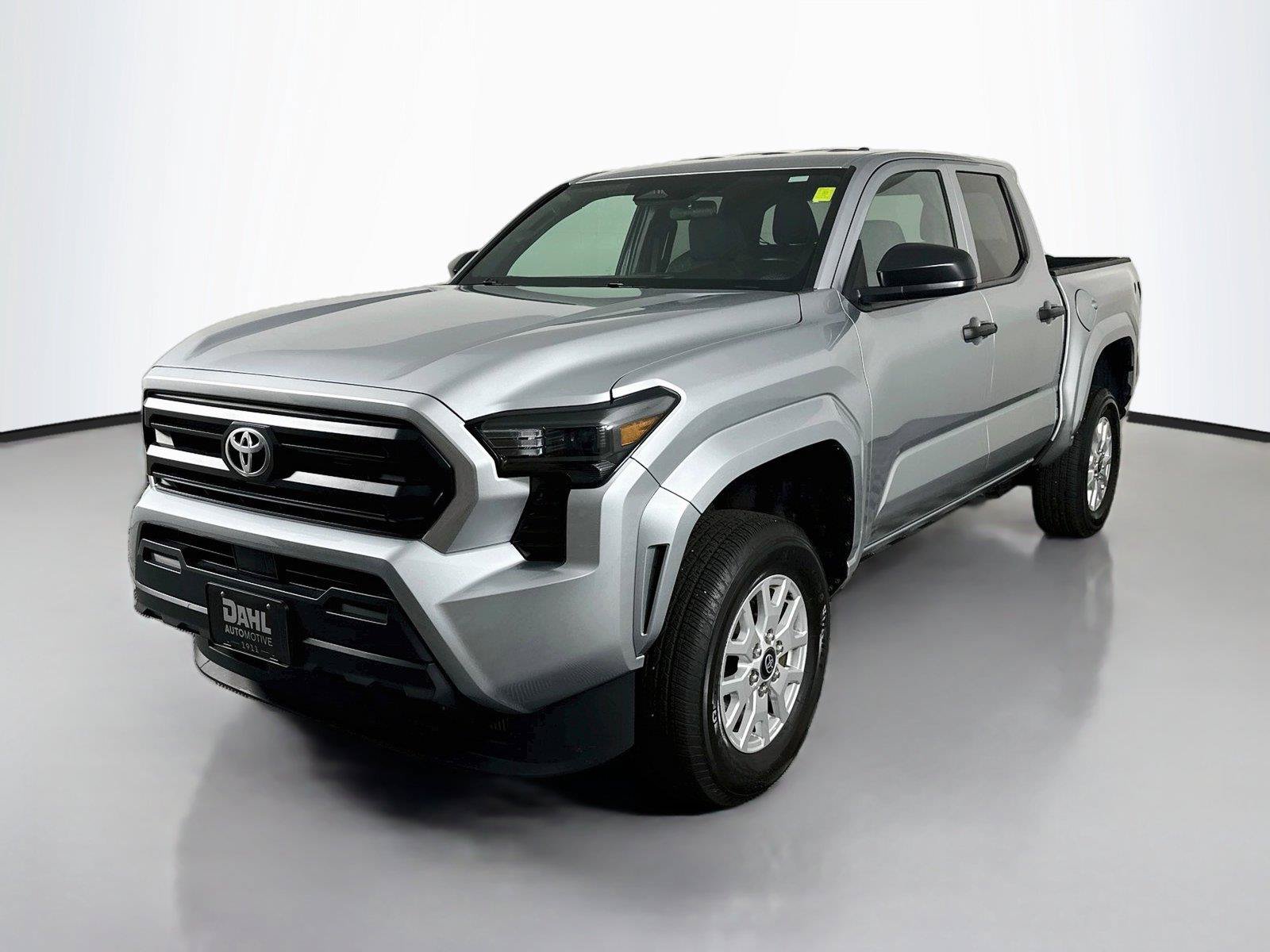 Used 2024 Toyota Tacoma SR RWD image 4