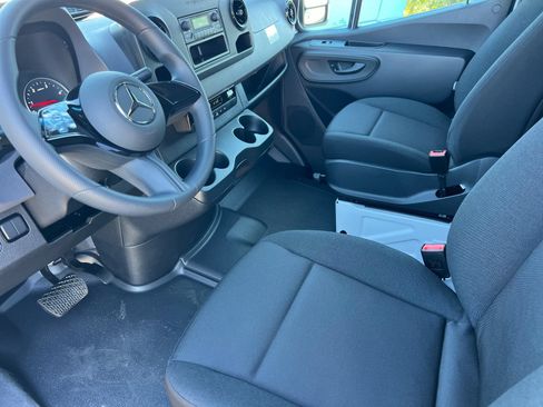 Used 2026 Mercedes-Benz Sprinter 2500 image 12