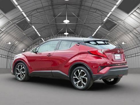 Used 2019 Toyota C-HR Limited FWD image 5