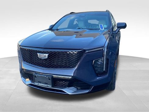 Used 2025 Cadillac XT4 Sport image 5