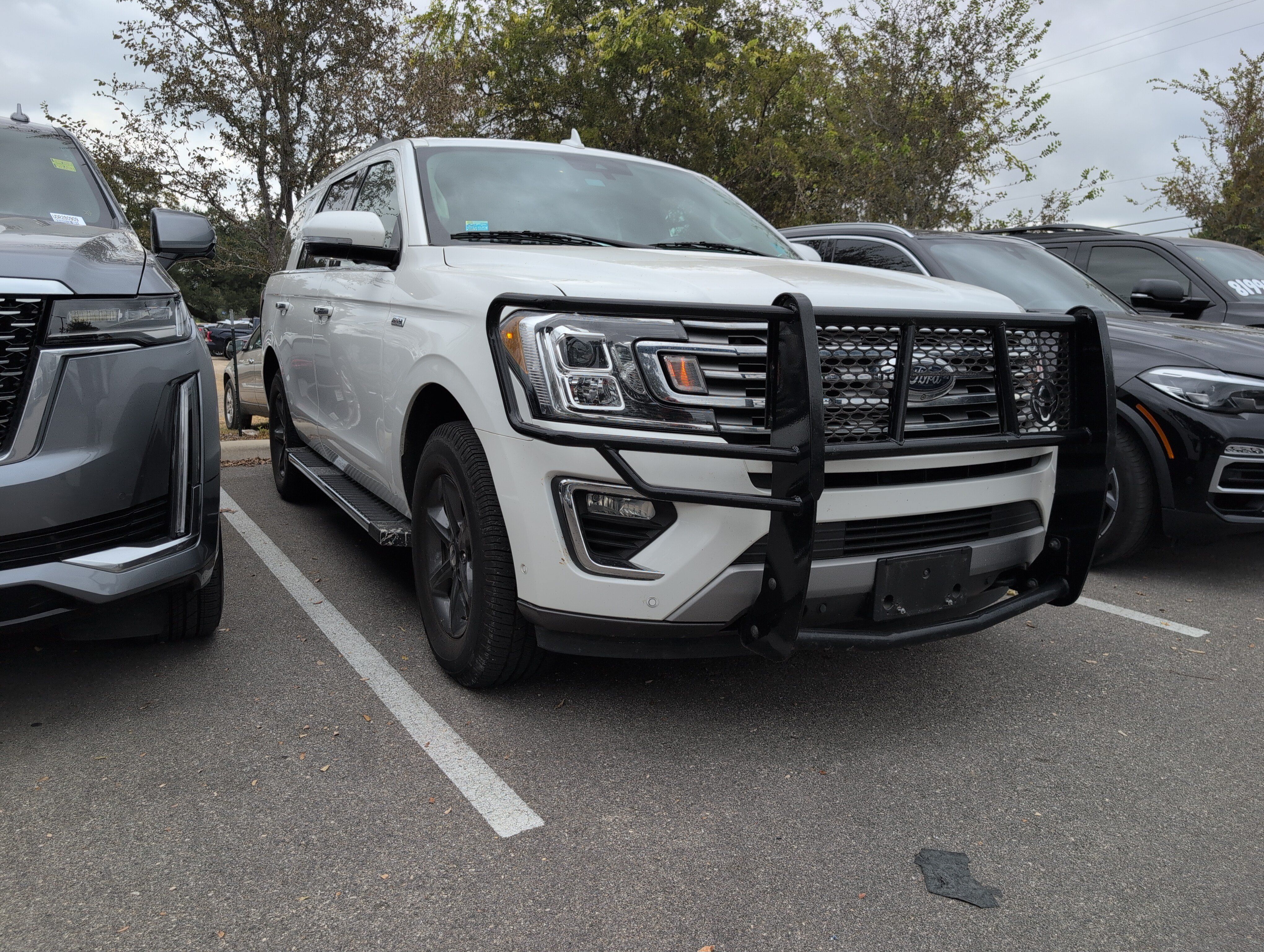 Used 2021 Ford Expedition Limited AWD/4WD image 2