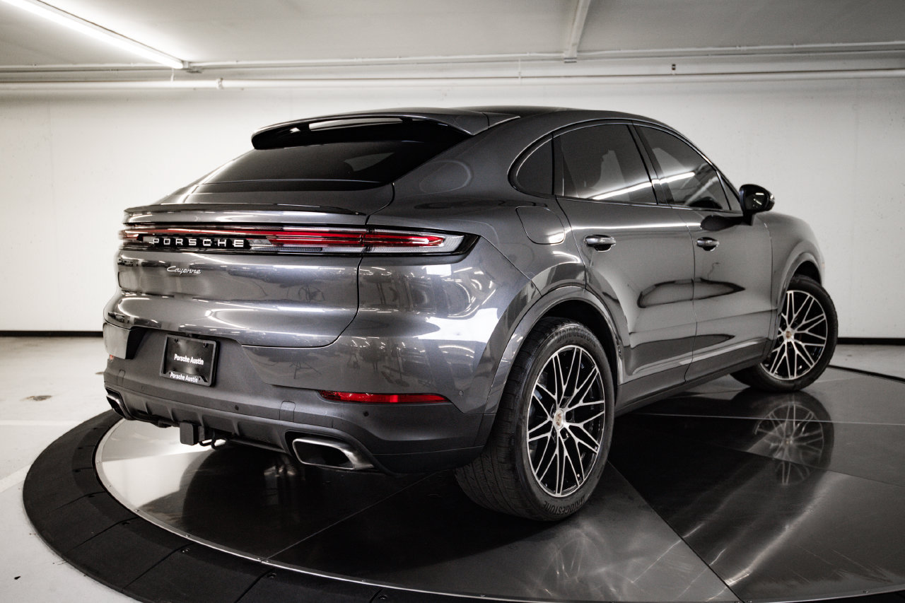 Certified 2024 Porsche Cayenne Coupe AWD/4WD image 7