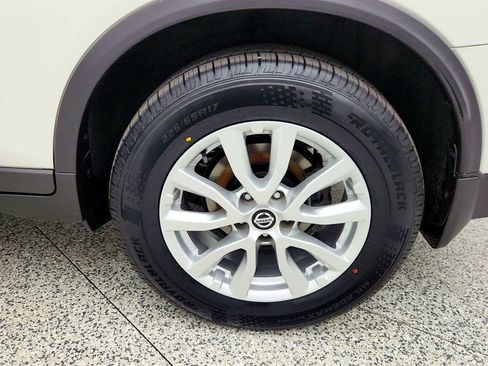 Used 2020 Nissan Rogue S image 9