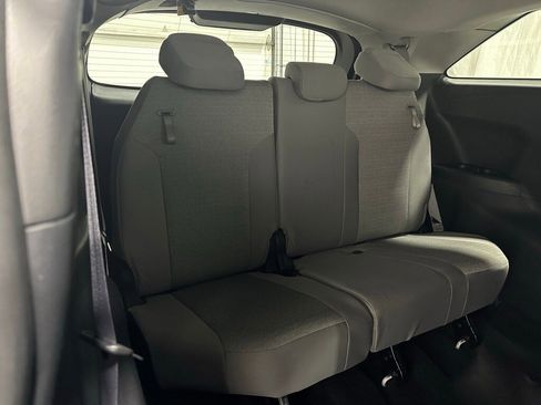 Used 2025 Toyota Sienna LE image 58