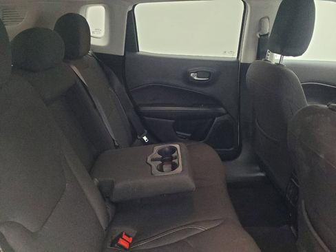 Used 2018 Jeep Compass Sport w/ Cold Weather Group FWD image 19