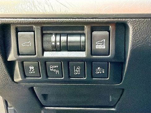 Used 2018 Subaru Outback 2.5i Premium image 10