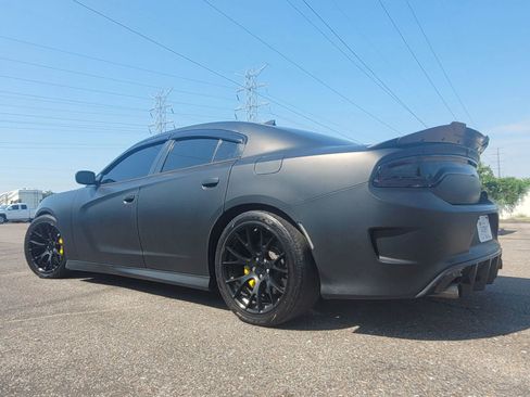 Used 2017 Dodge Charger SRT w/ Harman/Kardon Audio Group image 4