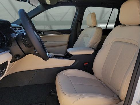 New 2025 Jeep Grand Cherokee Limited w/ Luxury Tech Group II image 11