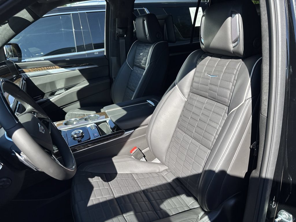 Certified 2026 Cadillac Escalade ESV Platinum Luxury AWD/4WD image 20
