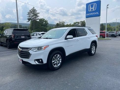 Used 2020 Chevrolet Traverse LT w/ LPO, Cargo Package AWD/4WD image 2