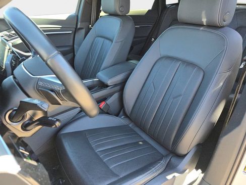 Used 2023 Audi e-tron Premium Plus w/ Premium Plus Package AWD/4WD image 18