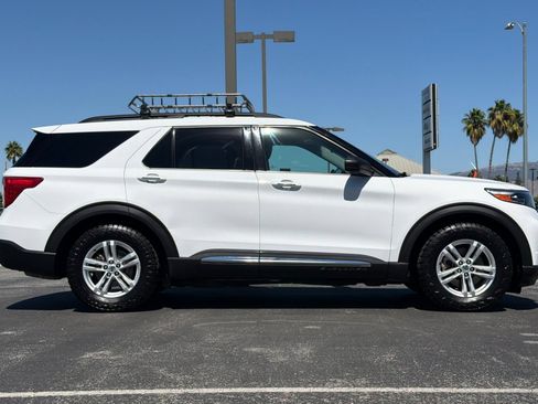 Used 2020 Ford Explorer XLT w/ Equipment Group 202A RWD image 3