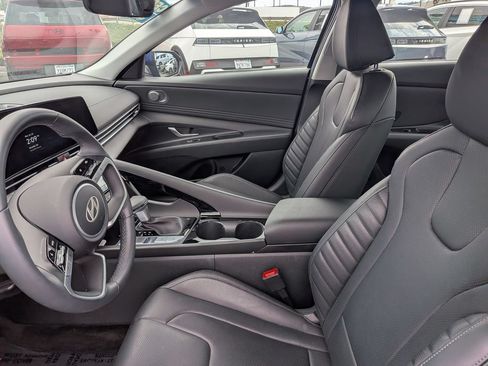 Certified 2026 Hyundai Elantra Limited FWD image 15